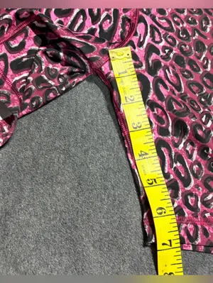 Reebok Womens Pink and Black Leopard Print Performance Bike Shorts Size S thumbnail 4