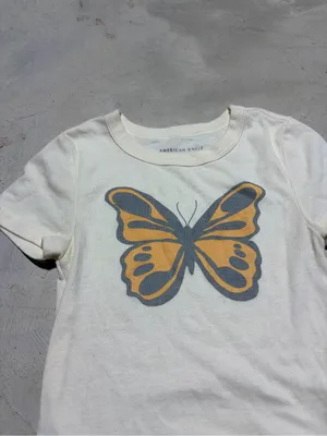 American Eagle Outfitters Cream cropped Tee with Yellow Butterfly XS thumbnail 2