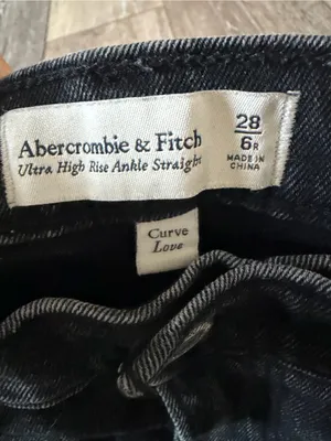 Abercrombie & Fitch Curve Love Ultra High-Rise Ankle Straight Black Jeans thumbnail 2