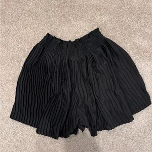 ZARA Pleated‎ Mini Skirt thumbnail 3