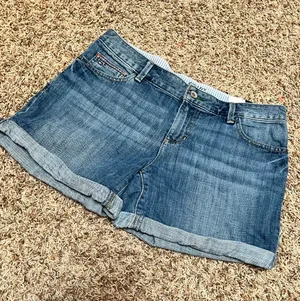 Tommy Hilfiger Jean shorts size 8 stretch casual summer fun BOHO thumbnail 1