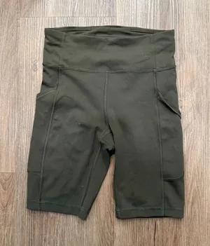 Lululemon Fast and Free High-Rise‎ Short 9" Dark Olive Green Nulux Size 4 thumbnail 1