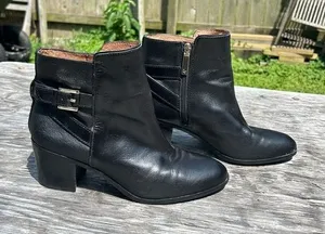 Louise Et Cie Zalia Ankle Boot Heel Zip Women's Black Boot 9 Leather Short‎ thumbnail 1