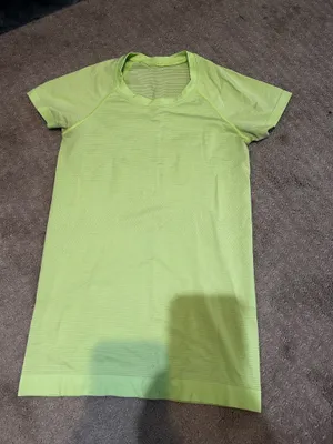 Swiftly Lululemon Tech Short Sleeve thumbnail 1