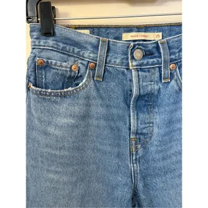 Levi’s Wedgie Straight Medium Wash Jeans 25 thumbnail 2