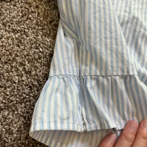 H&M Blouse Long Sleeve Ruffled Collar and Hem Blue Vertical Stripes Zip Small thumbnail 6