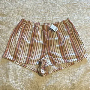 NWT Urban Renewal Urban Outfitters Pastel 90s Striped Shorts thumbnail 1