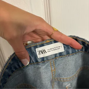 Zara Button Fly Jeans thumbnail 7
