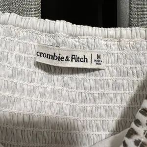 Abercrombie Leopard Print Puff Sleeve Top thumbnail 2