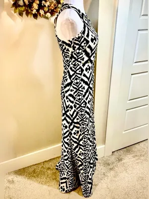 💥Belle Badgley Mischka Ikat Studded Halter Maxi Dress Black Ivory Sz 2💛 thumbnail 3
