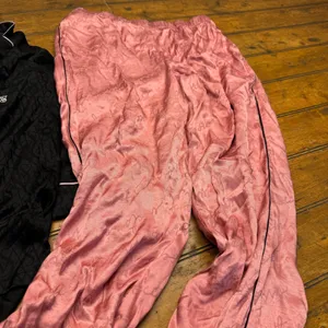 Victoria's Secret Satin Pajama Set Black Pink Logo Print Long‎ Sleeve Pants L M thumbnail 5