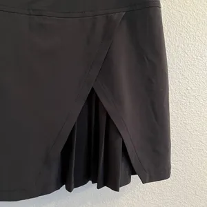 Athleta Sneaky Pleats Skort Black Small Tall thumbnail 4
