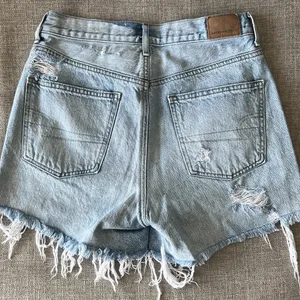American Eagle Denim 90’s Boyfriend Short thumbnail 3
