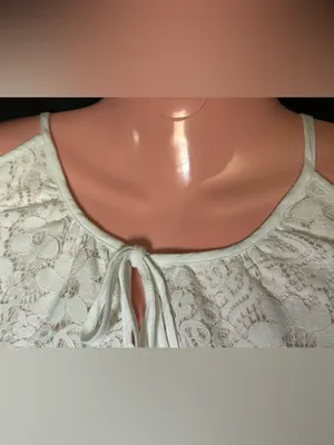 Hollister White Lace Cold-Shoulder Tie-Front Blouse XS thumbnail 8