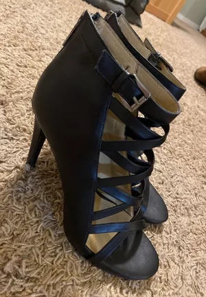 Heels thumbnail 1
