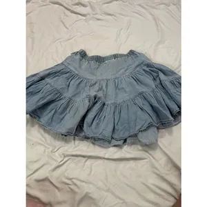 Vintage Blue Vintage Village Blues Light Wash Tiered Denim Skirt | Best Fits Medium/Large thumbnail 5
