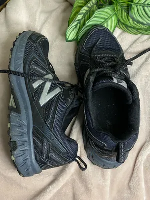 New Balance 410v5 Mens Sneakers Shoes Size 9.5 (used) thumbnail 1