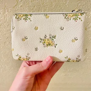 NWOT Coach Leather Wristlet Wallet With Floral Print White thumbnail 2