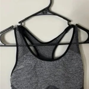 PINK Victoria’s Secret Seamless Racerback Sport Bra Activewear Athleisure Medium thumbnail 2