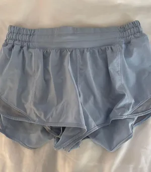 Lululemon Hotty Hot Short 2.5” thumbnail 2