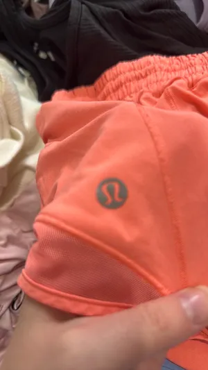 Lululemon Hotty Hot 4" thumbnail 4