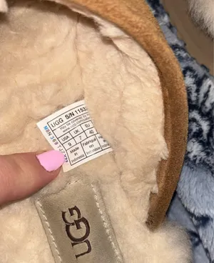 UGG Slippers Platform thumbnail 5