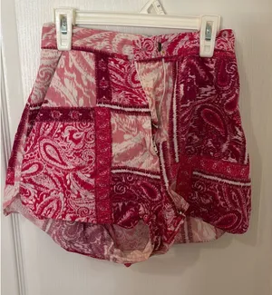 Zara shorts  thumbnail 1
