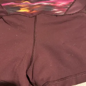 Lululemon athletica burgundy boogie shorts size 4 thumbnail 3