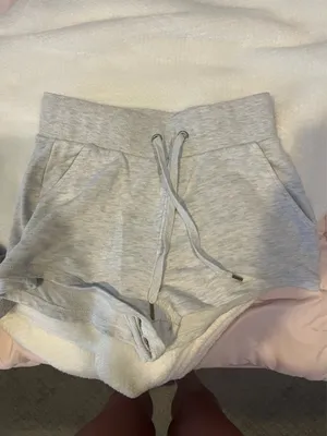 H&M shorts thumbnail 2