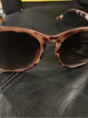 Blenders Women's Tortoiseshell Sunglasses with Brown Gradient Lenses thumbnail 10