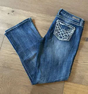 Wrangler Rock 47 Ultra Low Rise Bootcut Jeans Size 32X32 Embroidered/Rhinestones thumbnail 1