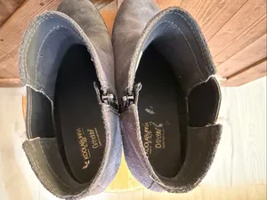 Koolaburra Women’s Size 10 Gray Suede Wedge Ankle Boots thumbnail 7
