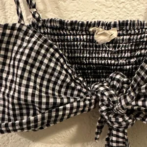 For‎ Love And Lemons Black and White Gingham Crop Top thumbnail 3