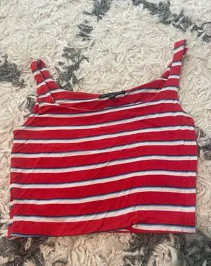 Kendall & Kylie Tank thumbnail 1