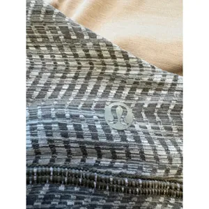 Lululemon Energy Bra Womens 8 Grey/ Green Herringbone Strappy Back Sports Bra thumbnail 4