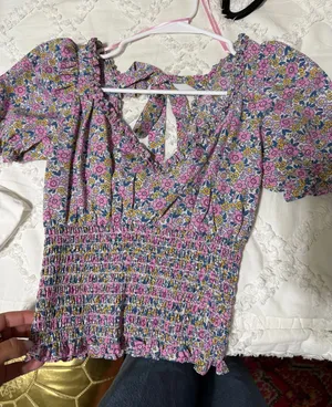 Boutique Top thumbnail 1