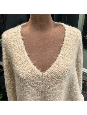 Aerie Teddy V-Neck Bouclé Sweater – Size Large – Cozy Texture & Relaxed Fit thumbnail 3