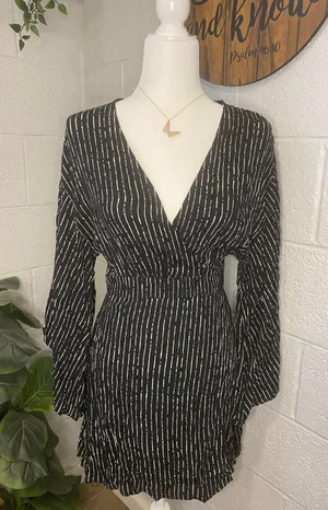 Billabong dress thumbnail 1