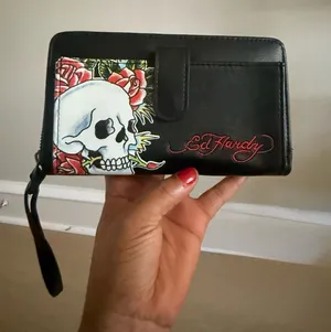Ed Hardy Black Skull & Roses Zip Around Wristlet Wallet thumbnail 1