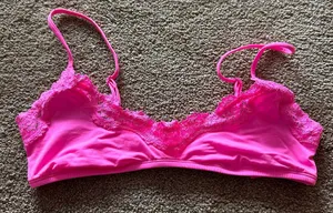 SKIMS bra thumbnail 1