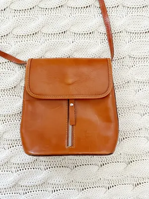 Vera Pelle Leather Crossbody Bag in Cognac Brown thumbnail 3