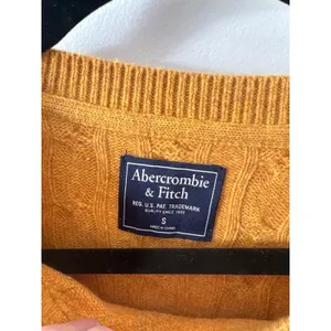 Vintage Y2K Abercrombie & Fitch Cable Knit Sweater Size‎ Small thumbnail 2