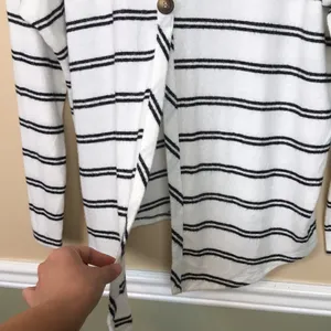 BKE Women’s Striped Fleece White Black Lightweight Buttons Back Sweater thumbnail 7