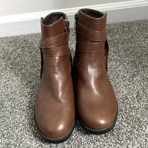 Glaze Brown booties thumbnail 2