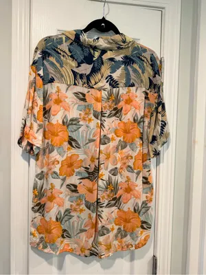American Eagle Size M Tropical Hawaiian Camp Resort Short Sleeve Button Shirt thumbnail 8