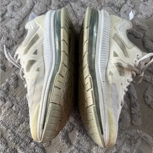 Nike Air Max| Cream and white Sneakers size 6 thumbnail 2