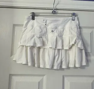lululemon athletica pace setter White Flared Athletic Skort size 4. thumbnail 4