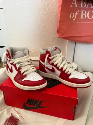Air Jordan 1’s Retros Red Size 6 thumbnail 5