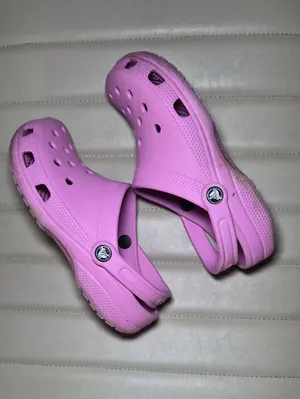 CROCS Womens 7 Clogs in Bright Pink thumbnail 7