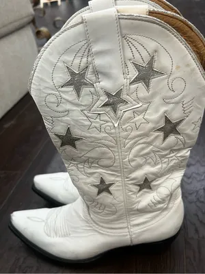 Idyllwiind White Star Accent Western Heeled Boots cowgirl boots thumbnail 1